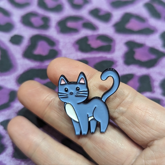 😻 Taylor Swift - Reputation Cat - Enamel Pin - Picture 2 of 7